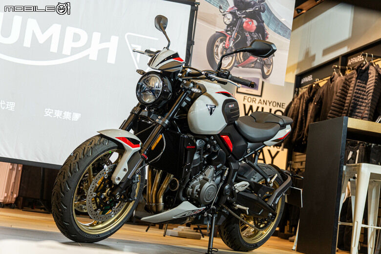 2026 Triumph Trident 800 發表，建議售價：499,000元，動力大提升扭力超有感！