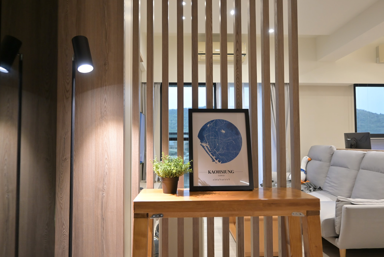 【開箱】高雄中古屋翻新｜從「藍色憂鬱」到「溫潤木質」：重新定義11坪的生活感！拆掉一間房，我們反而擁有更大的家