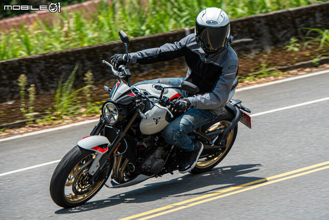 Triumph Trident 800 試駕｜西裝暴徒展新貌，三缸魅力任逍遙