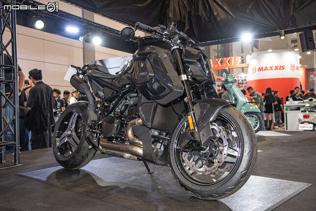 據傳要價四百萬的重車？！全台唯一BRABUS 1400 R現身南港車展！