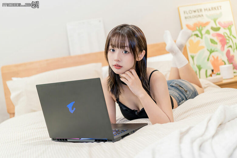 GIGABYTE AORUS MASTER 16 AM6J｜今年最超值 16 吋 RTX 5090 電競機皇？