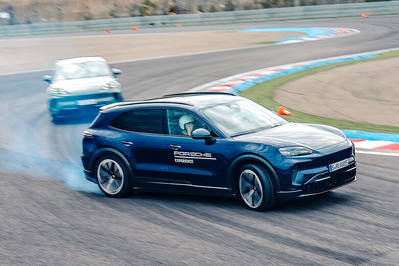 Porsche Cayenne Turbo Electric 賽道試駕｜比想像更快、更狠的純電Cayenne！