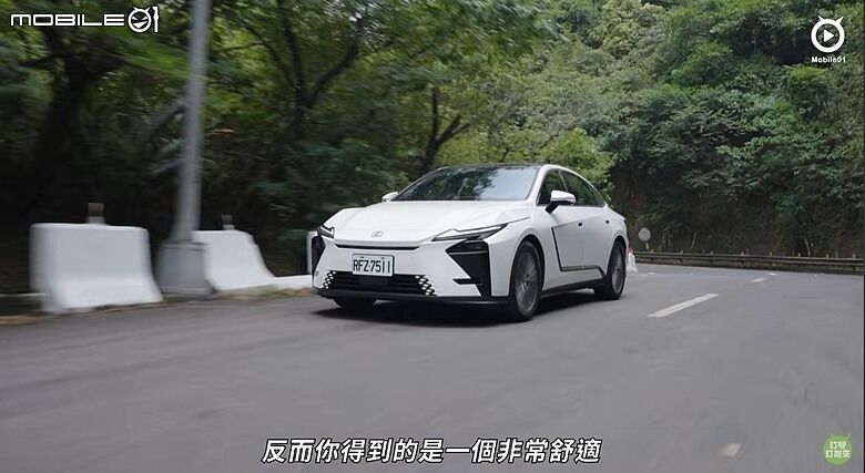 【影音試駕】Lexus ES300h大改款，車格晉升，舒適加分！