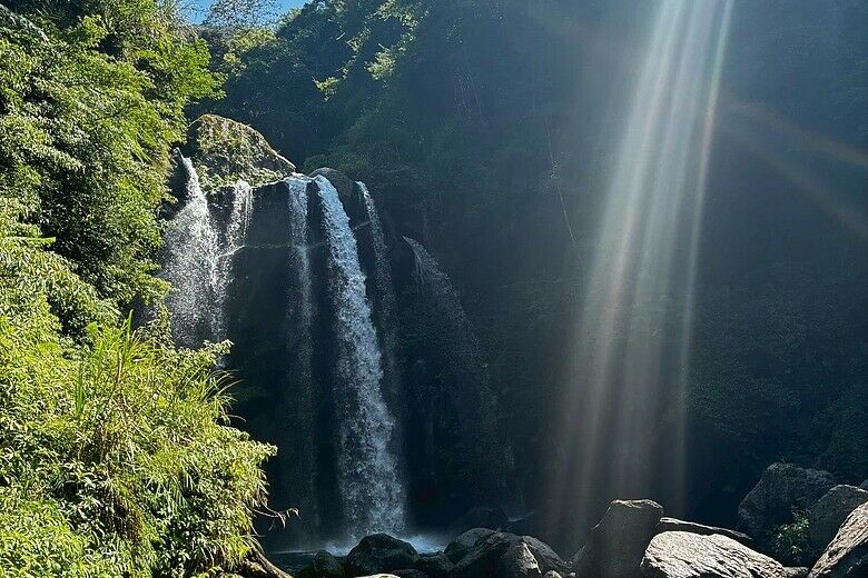 【鵝公髻山避暑行】有山有水有露營｜小百岳露營與八仙瀑布的療癒週末