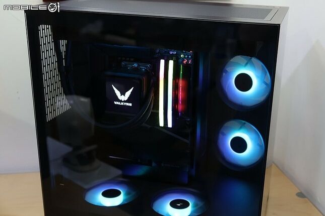 Fractal Design 首次進軍海景機殼 Pop 2 Vision