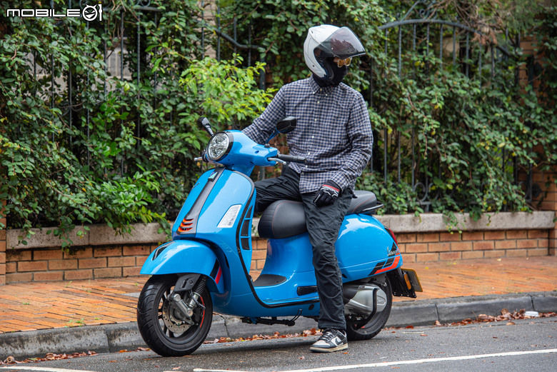 Vespa GTS 300 Super Sport 從容穿梭 自在馳騁｜老偉士的靈魂、新世代的進化！