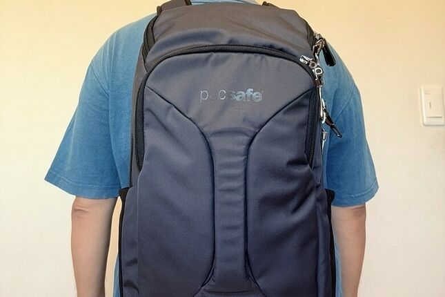 ~~開箱~~ Pacsafe 防盜海龜背包EXP 28L
