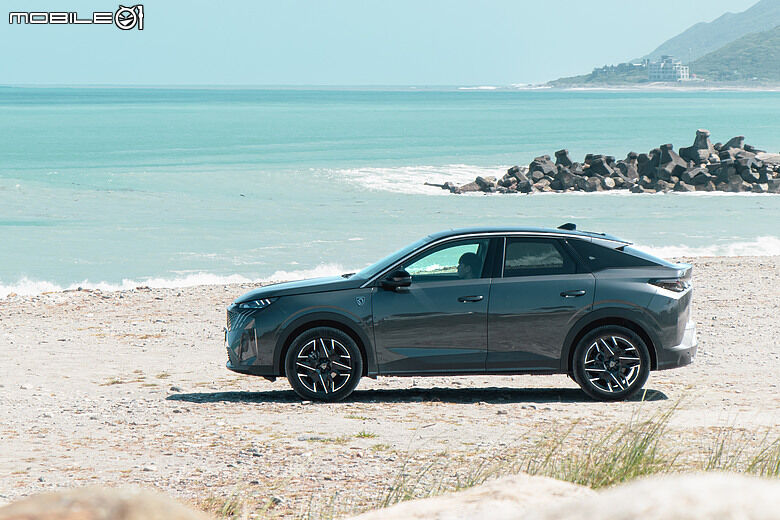 Peugeot 3008 新年式試駕｜軟硬體同步優化，更迷人的法國味！feat. Citroen C5 Aircross