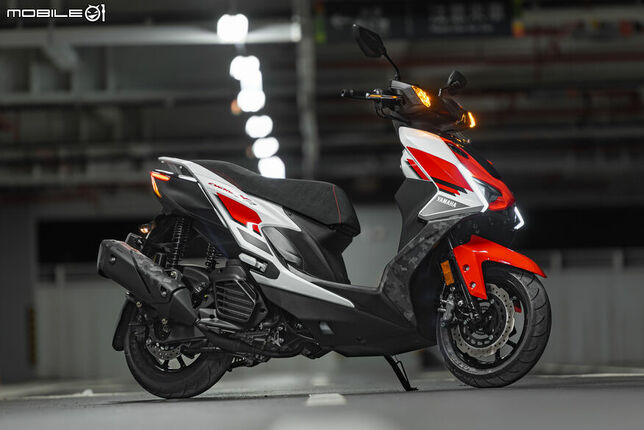 YAMAHA 七代勁戰 CygnusXR 七十周年特仕版開箱｜限量一千兩百台的速度鏈塊來襲！