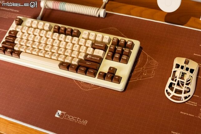 信仰喜+1 貓頭鷹聯名滑鼠 Pulsar Feinmann F01 Noctua Edition