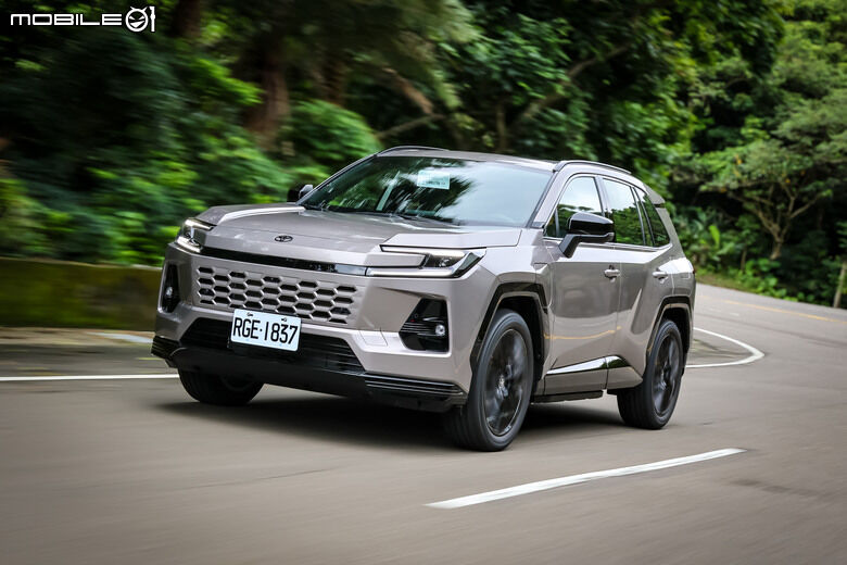 Toyota RAV4 PHEV 試駕｜可純電每日通勤、還具備6秒內加速破百的實力！