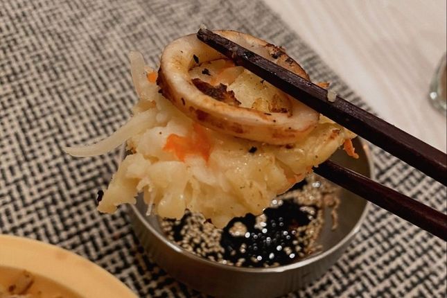 天氣一冷就想吃海鮮，在家用電烤盤試做海鮮煎餅