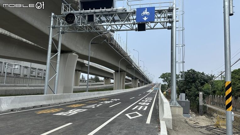 淡江大橋機車實地走訪，機車道窄成這樣到底給誰騎？