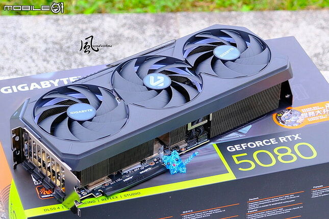 GIGABYTE 5080 GAMING OC搭載9800X3D實測DLSS 4.5遊戲與AI效能
