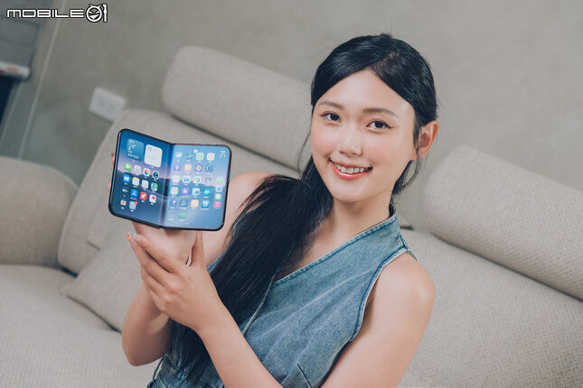 Apple iPhone Duo 24 小時開箱速測體驗  這會是摺疊機終極解答嗎？
