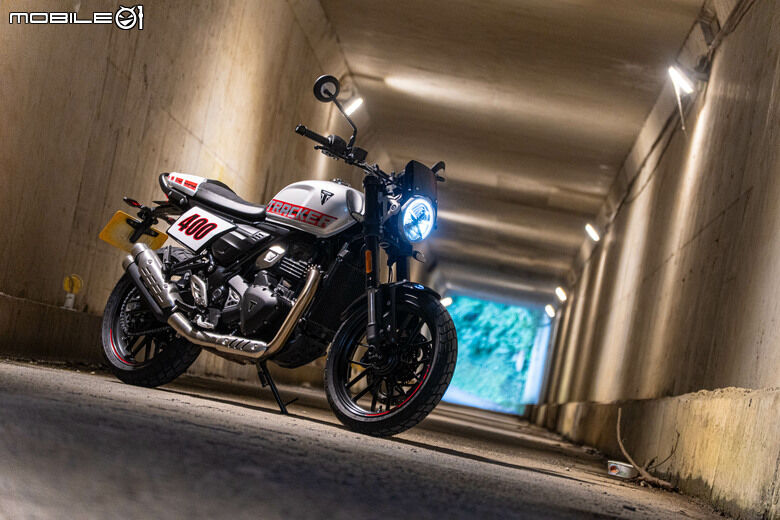 Triumph Tracker 400 試駕｜賽事基因入都會，滑胎英姿傲群雄