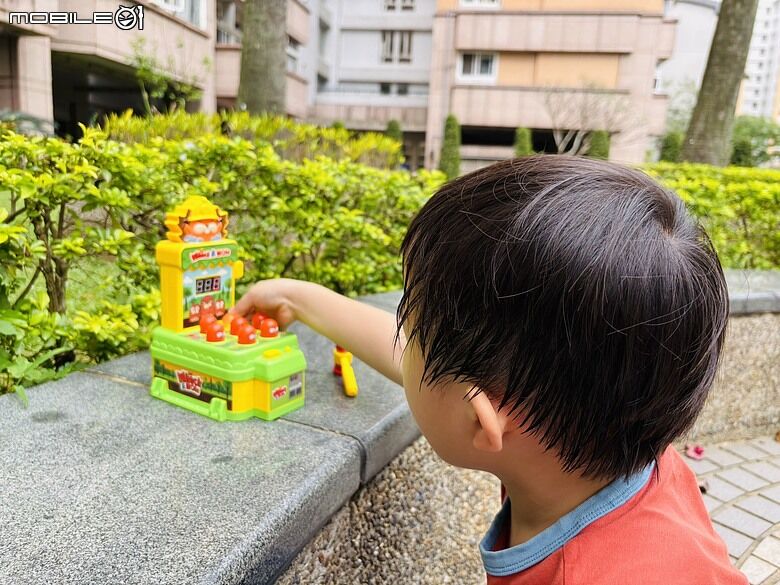 【玩具開箱】童年回憶重現！打地鼠機讓全家一起拚高分