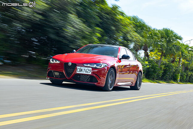 Alfa Romeo Giulia Quadrifoglio 試駕｜享受駕馭樂趣就是這麼簡單！