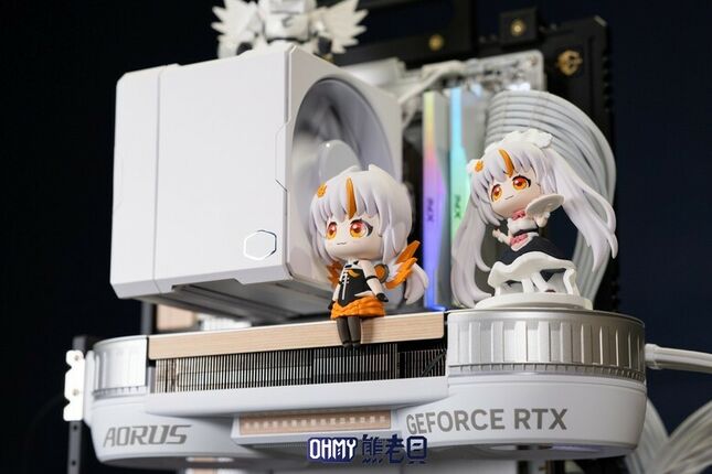 木紋 x 白色 美學！技嘉AORUS RTX5080 INFINITY WOOD