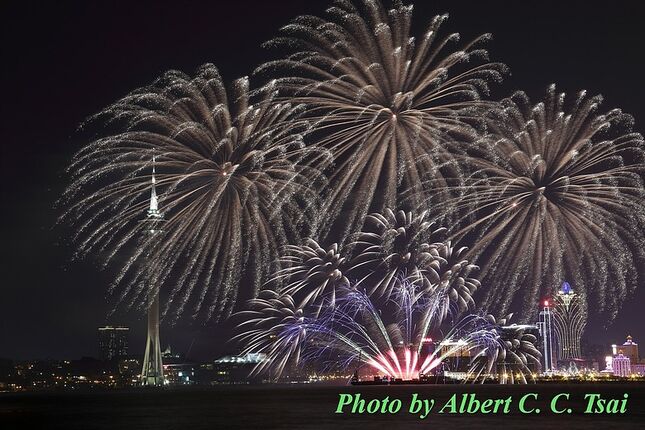 【夜空詩篇】璀璨盛放的濠江煙花：2015澳門國際煙花節台灣隊奪冠視覺饗宴