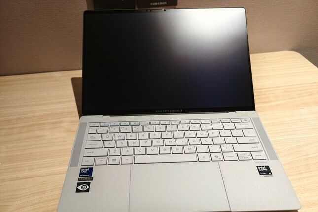 Expertbook Ultra 358H \ 32G \ 1T SSD 開箱
