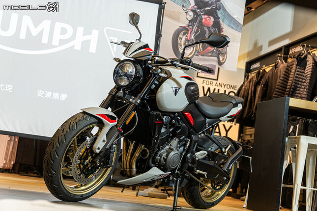 2026 Triumph Trident 800 發表試駕｜建議售價：499,000元，動力大提升扭力超有感！
