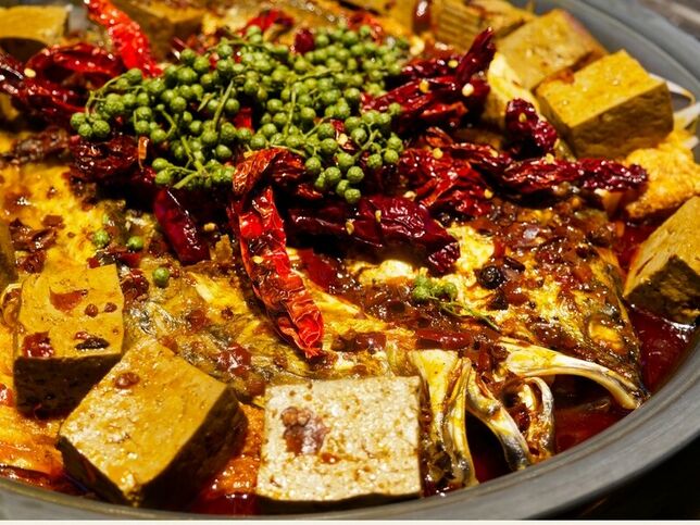 【台北美食】 叼貓麻辣烤魚｜油潑麻辣烤魚（OM SYSTEM PEN&TG-7實拍隨筆）