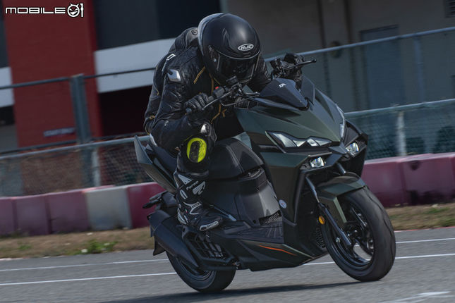 Bosch彎道ABS加持！SYM DRGBT二代電推龍全速域進化！