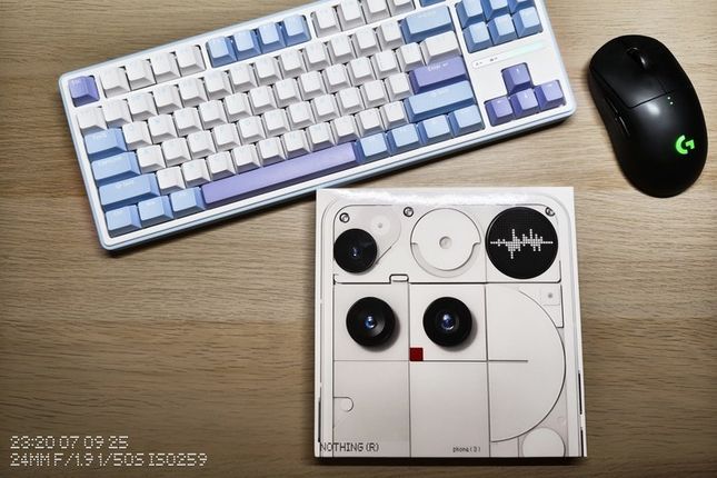 Glyph、鏡頭、續航一次看懂：Nothing Phone (3) 深度開箱