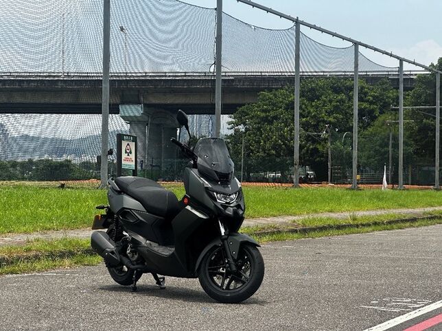 一氣呵成買入STR X，看完車、下訂、幾天後領車