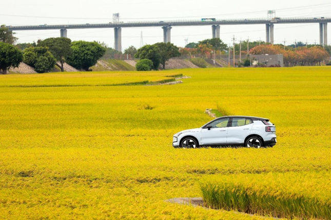 說走就走的愜意人生 與EX30 Ultra共享大地與海洋