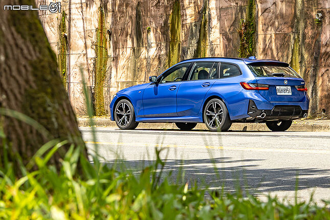 BMW 318i Touring M Sport 試駕｜帥勁跑格、價格OK！