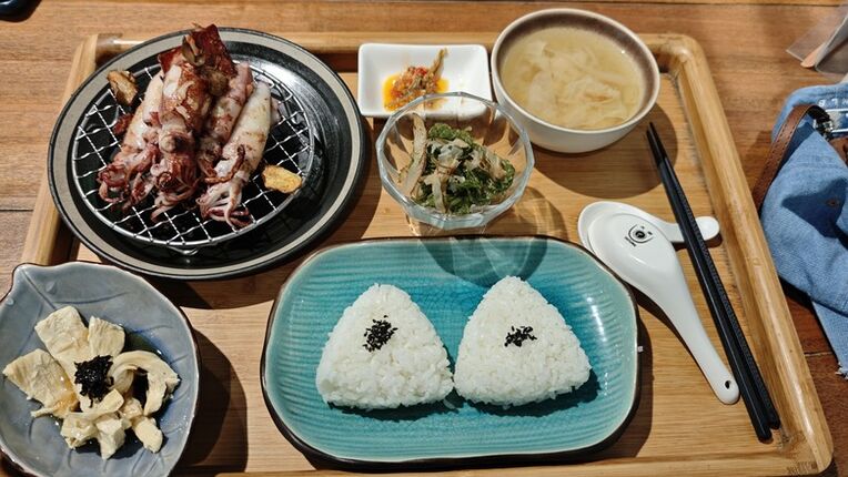 北海岸一日遊 - 金山享魚路午餐 / 金山老街閒逛 / 陽明山天籟飯店泡溫泉 / 老梅綠石槽觀景