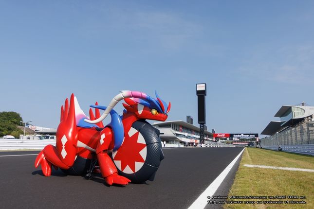 【海外快訊】寶可夢神獸坐騎故勒頓亮相，2025鈴鹿8耐實體車跑起來登場。