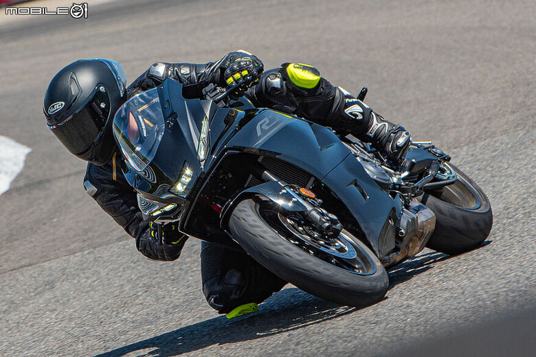 2026 YAMAHA YZF-R7賽道試駕｜不只換造型加電控！操駕體質全面進化的完美玩樂車！