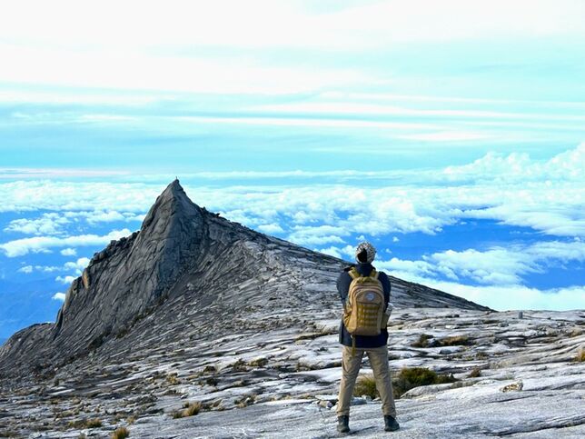 擱一擺雨中挑戰日本之顛-富士山
